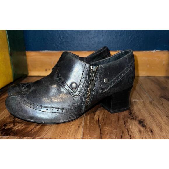 Born Shoes - Vintage Black Leather Born Sia Black Wing Tip Clogs Booties Size 7.5